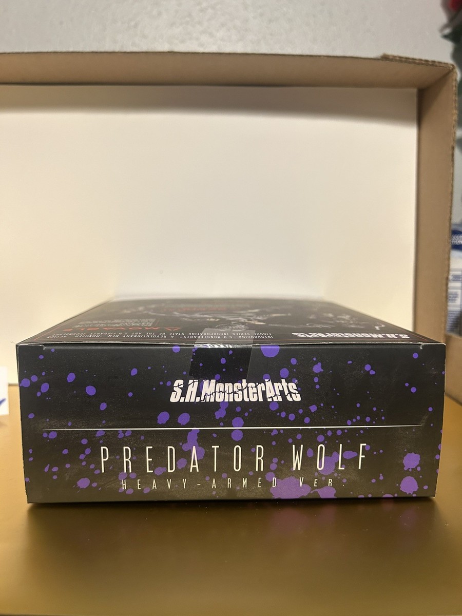 Bandai Tamashii Nations Alien VS Predator Wolf Heavy Armed Version