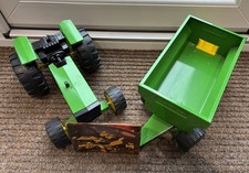 VINTAGE TONKA TOY 2710 GREEN TRACTOR & TRAILER. INCLUDES BOX & MAGAZINE