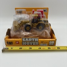 CAT Diecast Masters 1/87 HO CAT 950G Wheel Loader with Construction Accessories