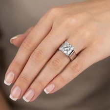 Solitaire Engagement Ring 18K Gold 3.04 Carat Princess Lab-Grown Diamond H VS1