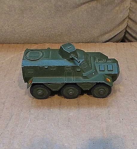 DINKY TOYS, saracen anglais armoured personnel carrier 676 militaire G