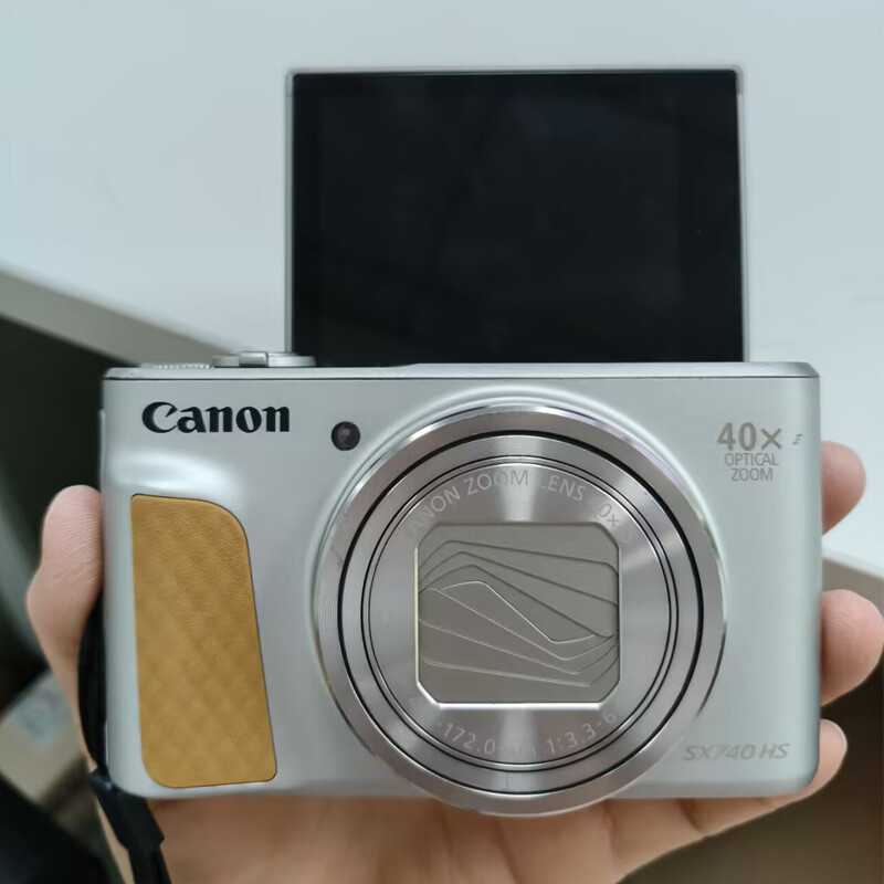 Canon PowerShot SX740 HS Silver 20.3MP 40x Zoom Digital Compact