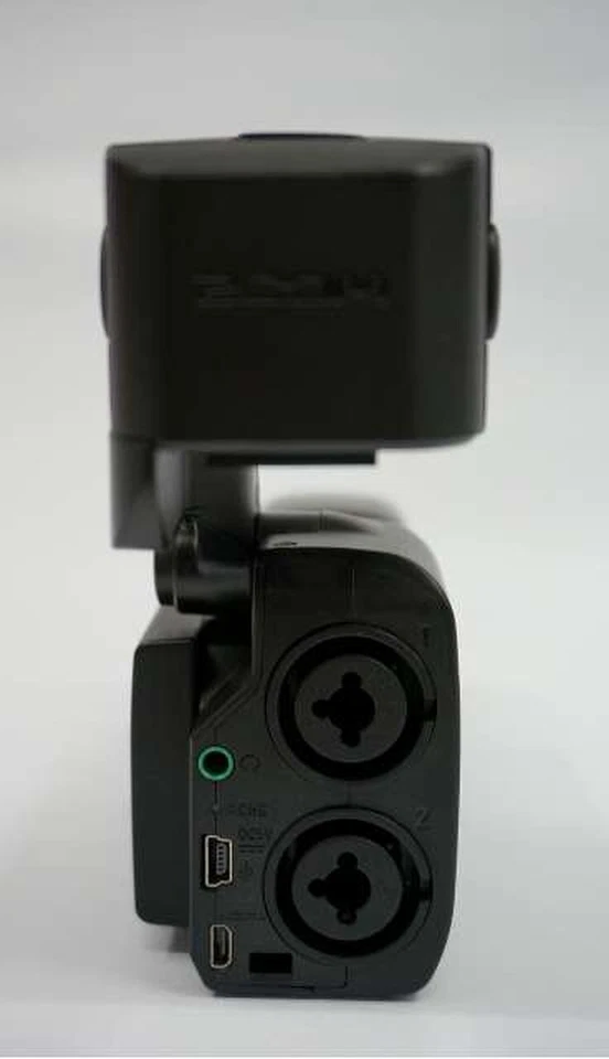 ZOOM Q8 Handy Camcorder Recorder HD Video + 4 Track Audio Color Black - Image 2 of 4