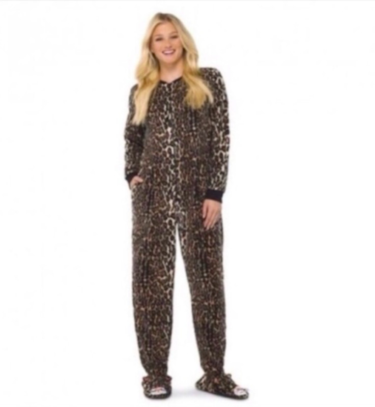 NICK AND NORA Women's One Piece Zippered Footed Leopard Pajamas- Size Small