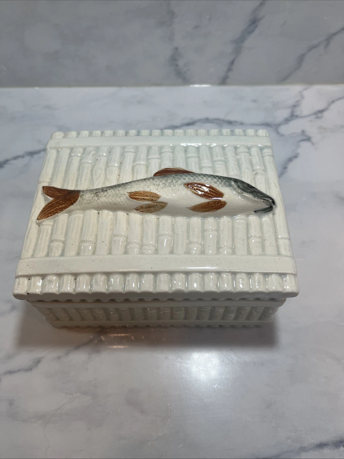 Butter dish Fish A.M.Kuznetsov, Porcelain beginning of the 20th century Russia
