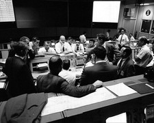 APOLLO 13 MISSION CONTROL FINAL HOURS NASA PHOTOGRAPH PHOTO PRINT