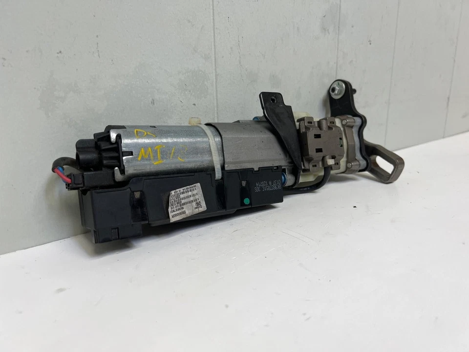 2009-2012 AUDI ALLROAD - Left Trunk / Hatch Drive UNIT Motor 8k9827851 (MK) - Image 3 of 4