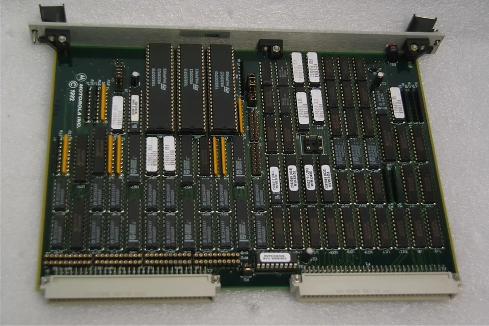 MOTOROLA VME  340B BOARD FREE SHIP - Image 3 of 4