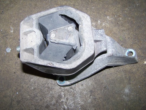 Audi A6 C4  Getriebehalter 4A0399114D für Automatikgetriebe