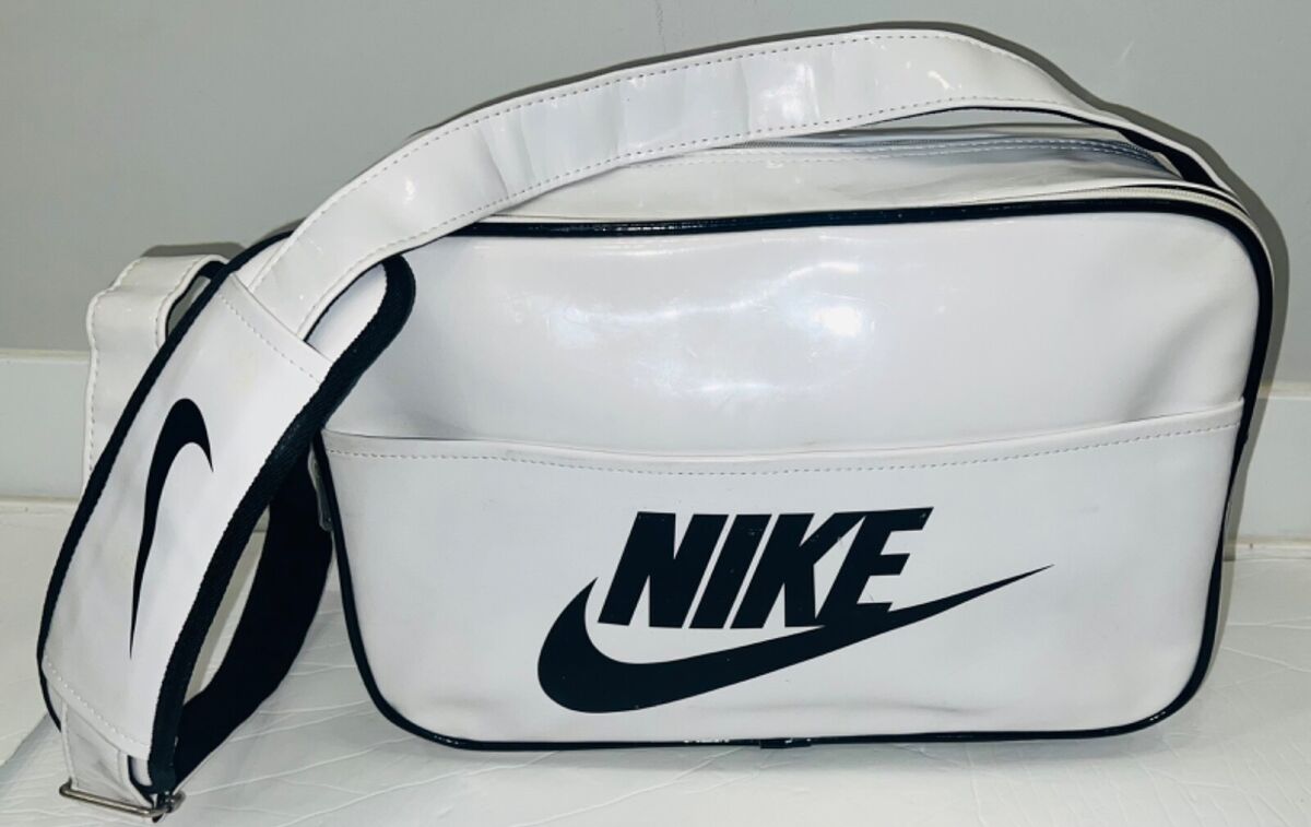 VTG RARE NIKE SWOOSH SHINY PATENT LEATHER MESSENGER BAG VTG RARE NIKE SWOOSH SHINY PATENT LEATHER MESSENGER BAG