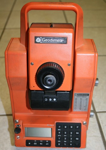 Elektrooptischer Entfernungsmesser AGA Geodimeter System 400 - Bild 3 von 11