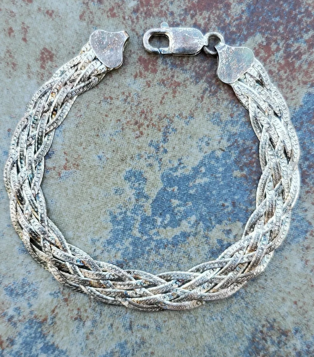 Lot de Bracelet en argent, maille plate tressée, ornée d'une perle et de 6 im au prix de 60 à 80