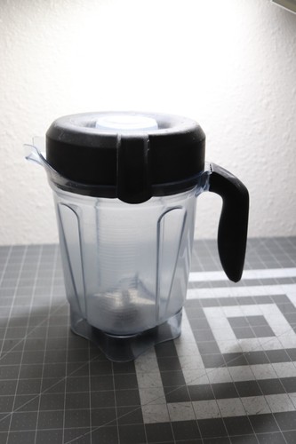 Genuine Vitamix 64 oz 8 Cups Low Profile Wet Container Pitcher w/Blades Lid