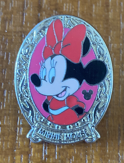 Disney DLR 2011 Hidden Mickey Series Character Frames Minnie Mouse Pin 85639