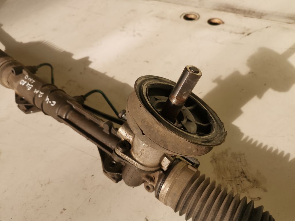 Citroen C4 II 2012 power steering rack gear 68200000084 DVR55361  