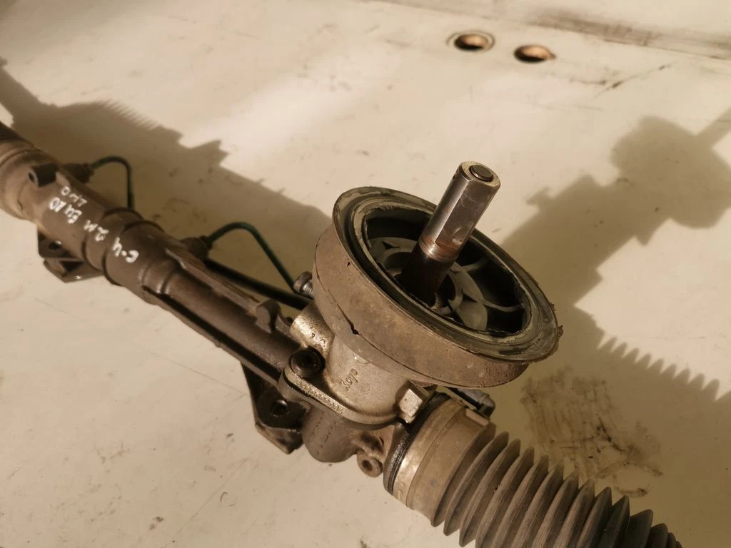 Citroen C4 II 2012 power steering rack gear 68200000084 DVR55361 