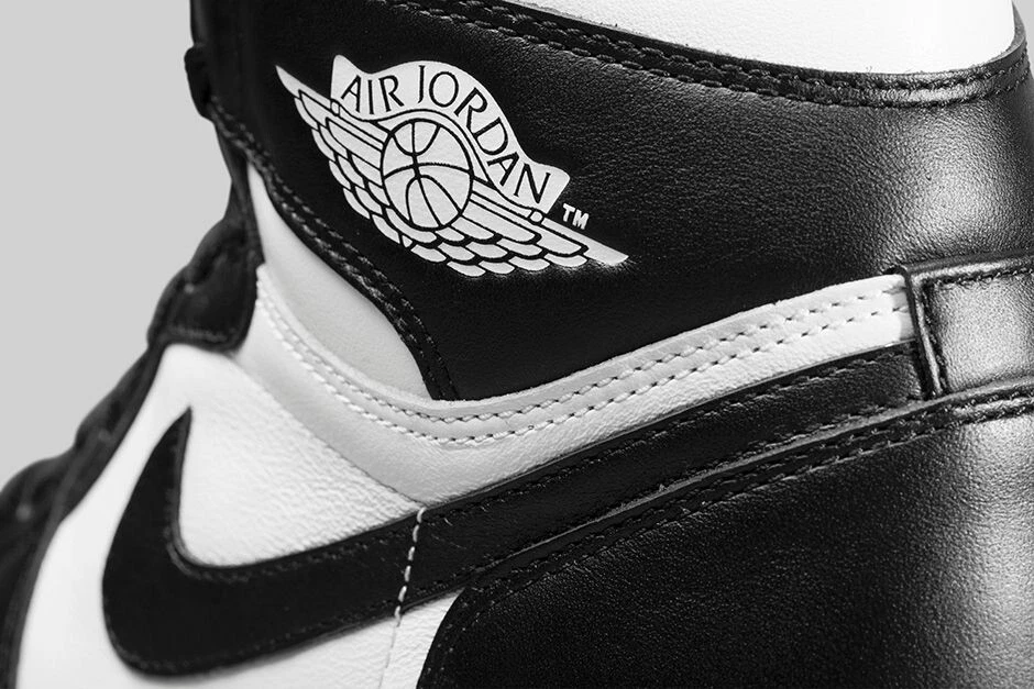 Nike Air Jordan 1 Retro High OG BLACK WHITE 2014 - Size 12