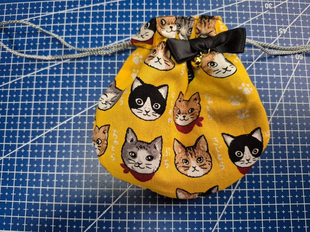 Kinchaku Bag Drawstring Bag Cat Pattern Yellow - image 3