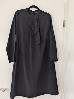 Elegantes Tekbir Kleid   Gr. 40   Navyblau   High-Neck mit Volant