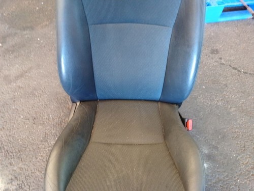 TOYOTA Yaris Hybrid 2012-2014 Front Drivers Side Seat - Picture 3 of 10