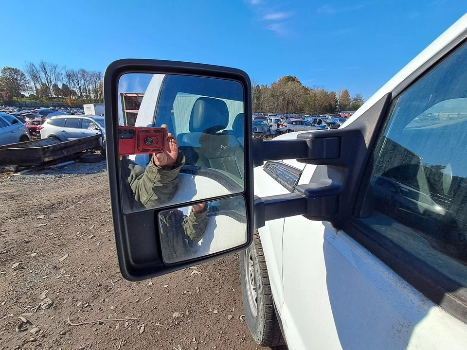 Used Right Tail Light Assembly fits: 2013 Ford F250SD PICKUP rectangular Right G - Image 3 of 4