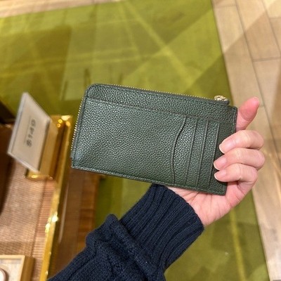 トリーバーチ　BLAKE ZIP CARD CASE　ミニ財布 NWT💚Tory Burch Blake Zip Card Case Holder in Basil Green Pebble