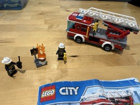 LEGO CITY: Fire Ladder Truck (60107)