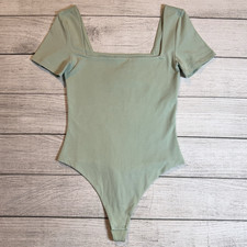 Aritzia Contour Green Square Neck Short Sleeve Bodysuit Women  s S Regular