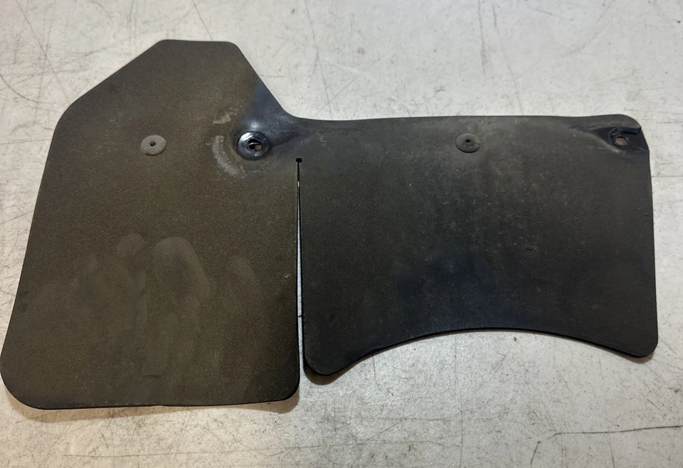 Vespa Granturismo 200L 2005 (7013) rear mud flap - Image 2 of 2