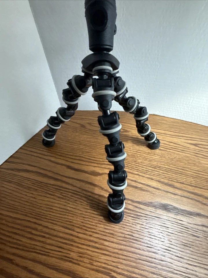 Targus TG-GT80G-101 Grypton Pro XL Tripod - Black with gray trim Used - Image 3 of 4