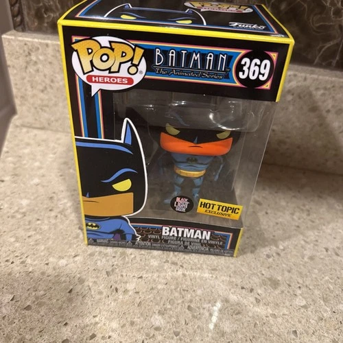 Batman Funko Pop # 369 Blacklight Glow Hot Topic Pop Protector