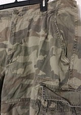 Vintage No Boundaries Camo Cargo Shorts Men's 40 Camouflage Green Y2K