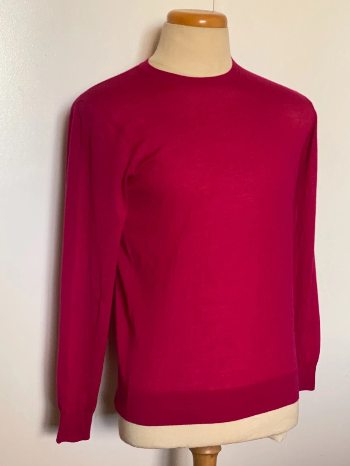Giorgio Armani — NWT! $1495 Giorgio Armani Cashmere  Sweater Red Cherry Color Size 50