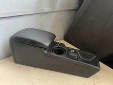 Subaru Impreza III GR 2,0R 110KW 2011 Mittelarmlehne Schalter USB 92174FG000