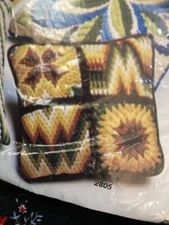 Vtg Artcraft Concepts Bargello Sampler Pillow Top Kit, Opened (See Desc)