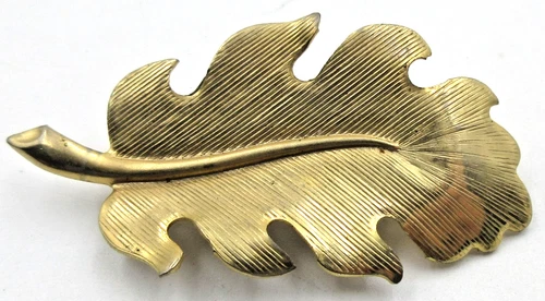 VTG 2" x 7/8" TEXTURED LEAF Brooch Pin gold tone metal Fashion Costume jewelry