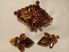 Gorgeous Juliana?Gold Tone Amber & Gold Tone Stone Brooch & Clip On Earrings Set