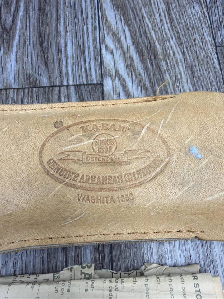 Piedra de afilar Ka-Bar 1353, piedra oleaginosa genuina de Arkansas, bolsa de cuero Foto 2 de 3