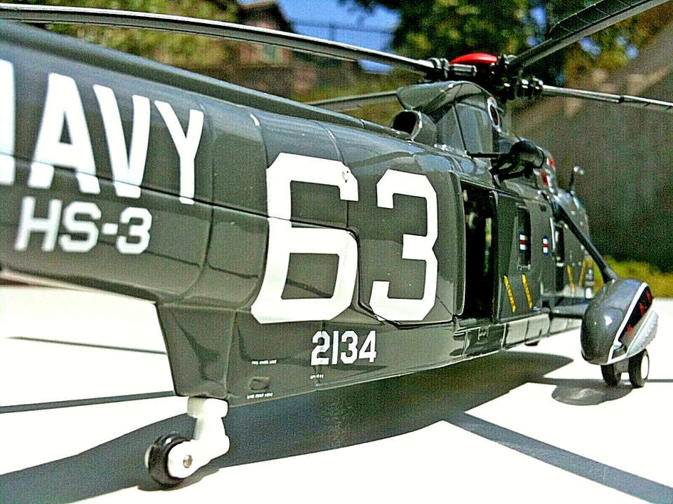 Corgi Sikorsky SH-3A Sea King Helicopter USN Tridents Gemini 10 Recovery 1:72  - Image 2 of 4