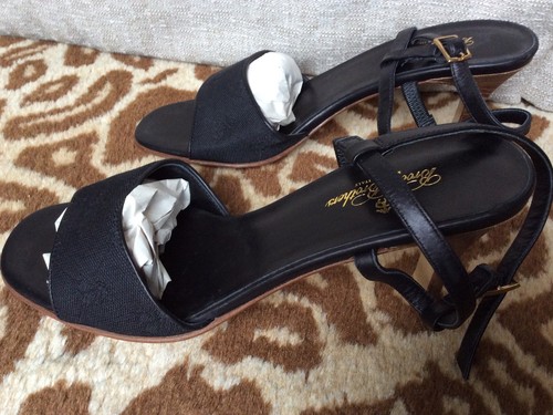 Nuevo de lote antiguo Brooks Brothers Italianos Mujer Talla 7 Negro Punta Abierta Tacones Eslingback - Imagen 4 de 6