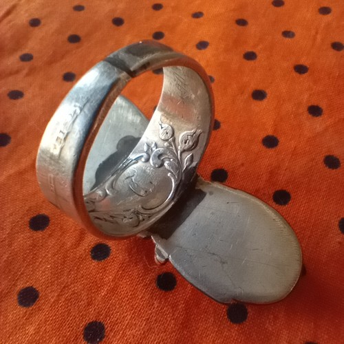 Vintage Native American Indian Navajo Turquoise and Silver Ring - Picture 4 of 12