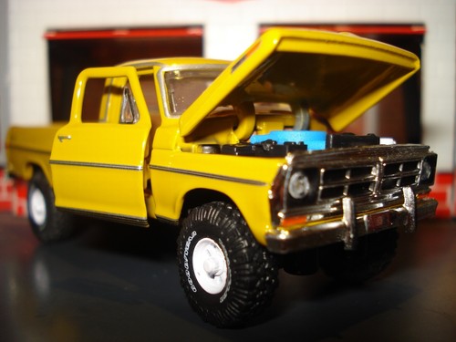 1972 FORD F-250 RANGER 4X4 LONG BOX PICKUP LIMITED EDITION 1/64 M2 BUTTERSCOTCH - Picture 4 of 6