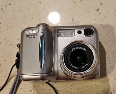 Nikon COOLPIX E4300 ニコン クールピクス CFカード付 NIKON COOLPIX 4300 E4300 COMPACT DIGITAL CAMERA W/CF CARD WORKING