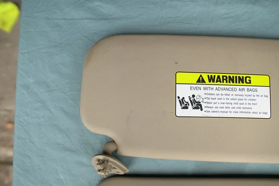 11-15 HYUNDAI ELANTRA Sun Visor Left And Right Hand Sun Visor Set - Image 2 of 4