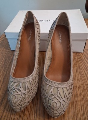 Calvin Klein Elizabeth Platform Stiletto Pump 9.5M Lt. Taupe Cage Mesh E3167