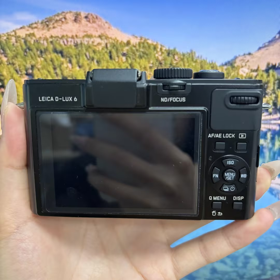Leica D-LUX 6 Black 10.1 MP 3.8x Optical Zoom Compact Digital