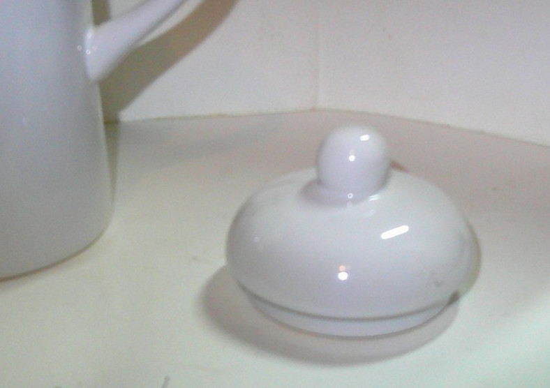 White Houston Harvest Serving Removable Lid Ceramic Porcelain 6" Tea Pot