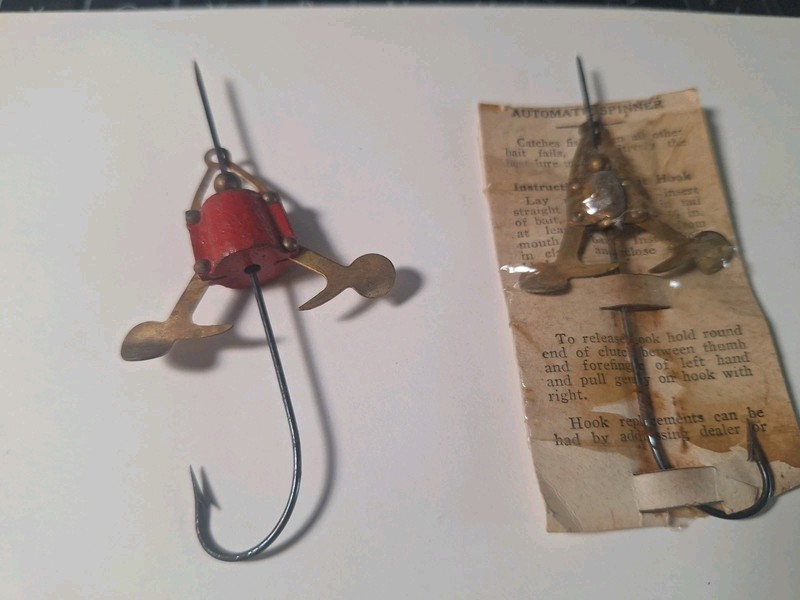 2 RARE! Vintage "Leighton's Automatic Spinner " BAIT HOLDER" HOOKS- - 1930
