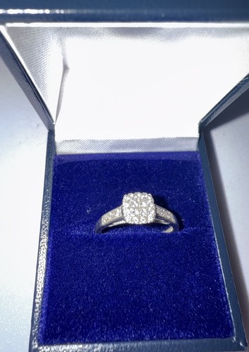 H Samuel Princessa 9ct White Gold 0.33ct Diamond Square Cluster Ring Engagment - Picture 2 of 8