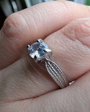 White Gemstone Solitaire Silver Tone Fashion Ring Sz 7 -102